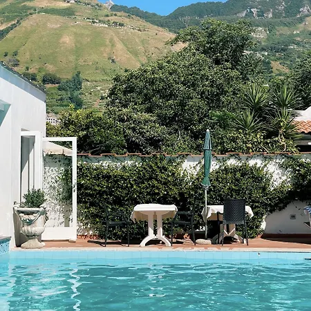 Lord Byron Отель