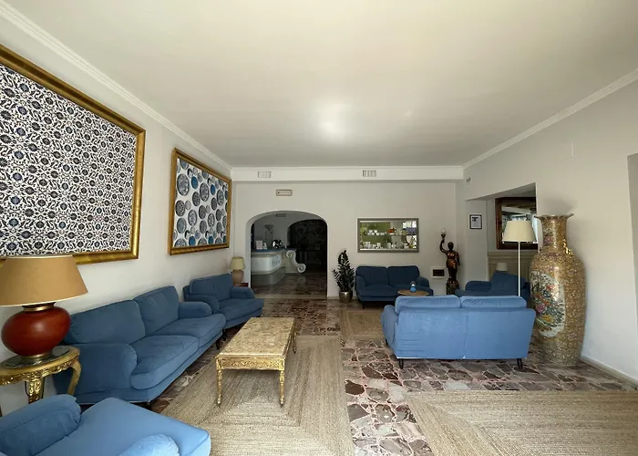 Lord Byron Szálloda